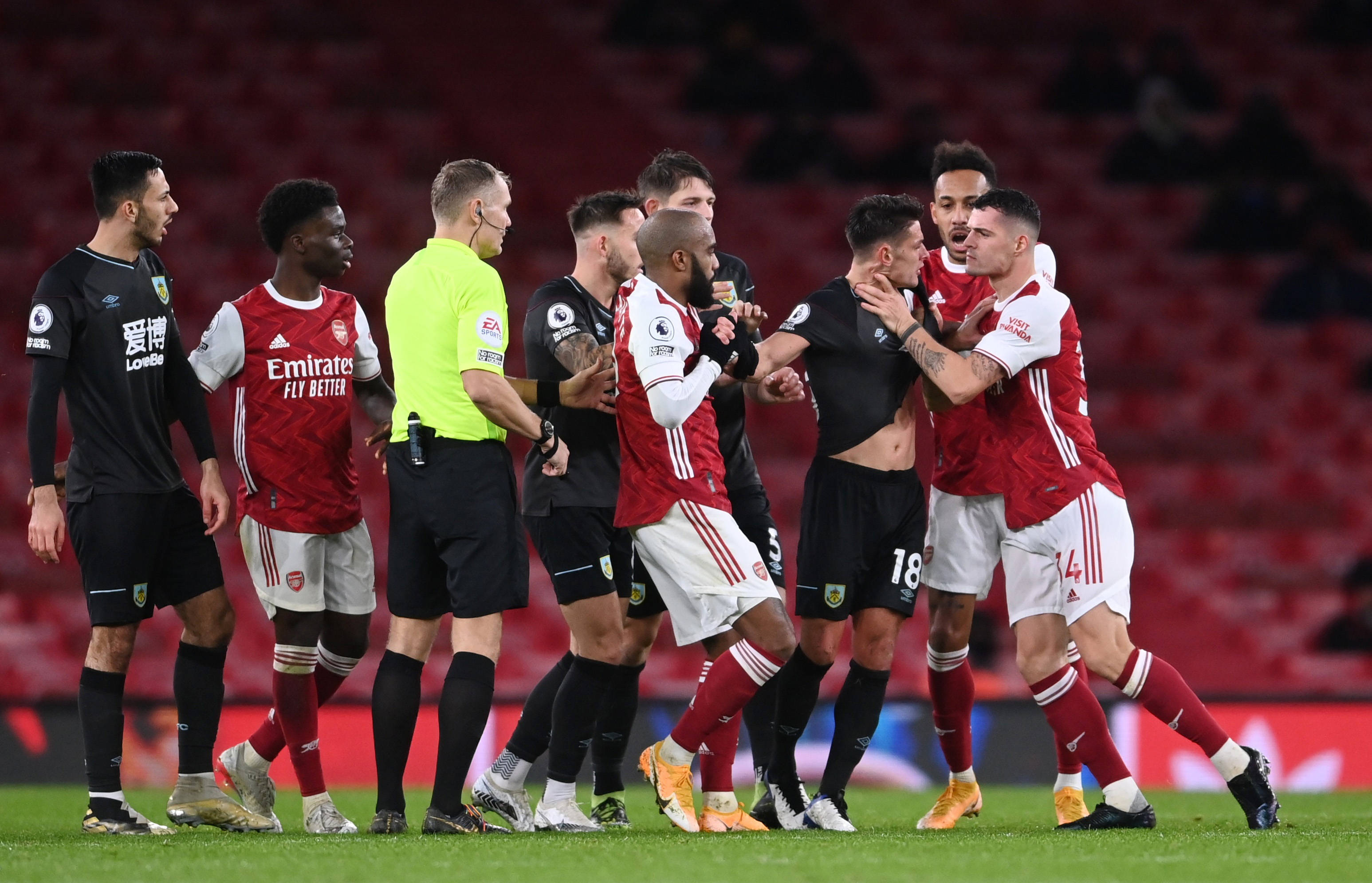 赖于单纯的 赖于单纯的